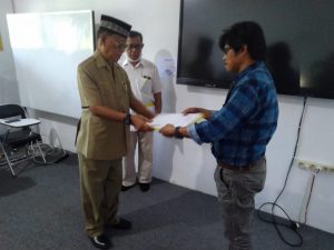 PENYERAHAN SURAT KEPUTUSAN JABATAN WAKIL REKTOR UNIVERSITAS MADAKO TOLITOLI PERIODE 2020-2024